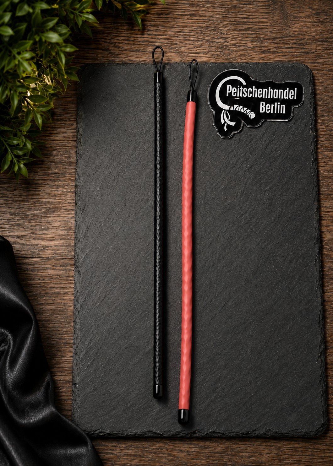 der Disziplinator - Klassischer Rohrstock mit Kunststoffüberzug – in rot!