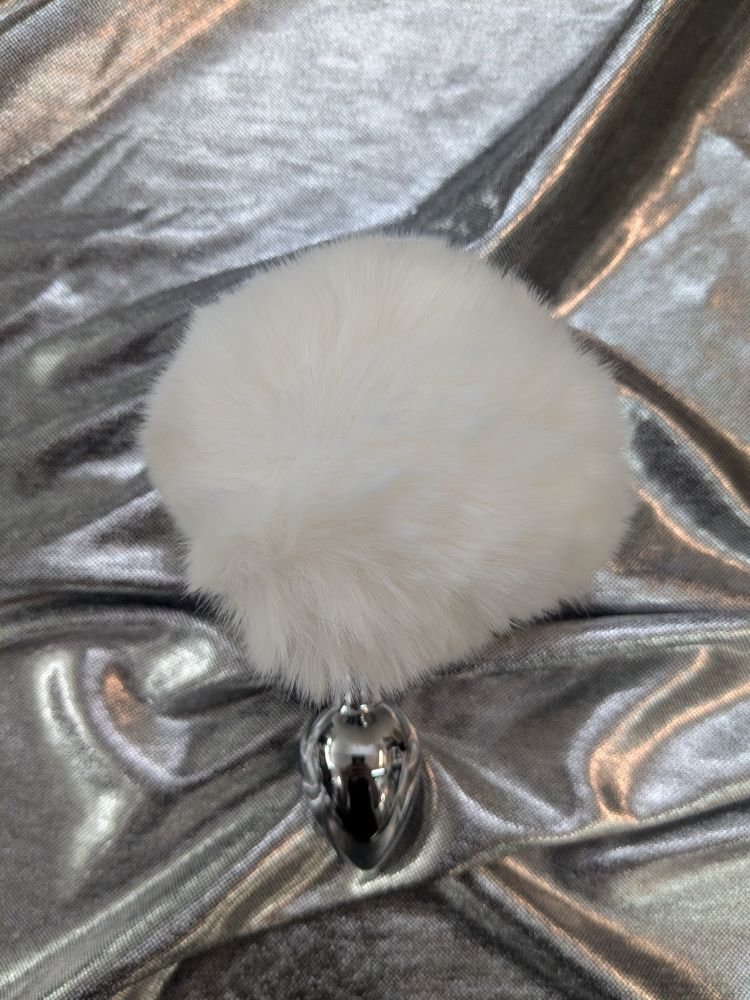 Niedlicher Buttplug aus Metall für Petplay