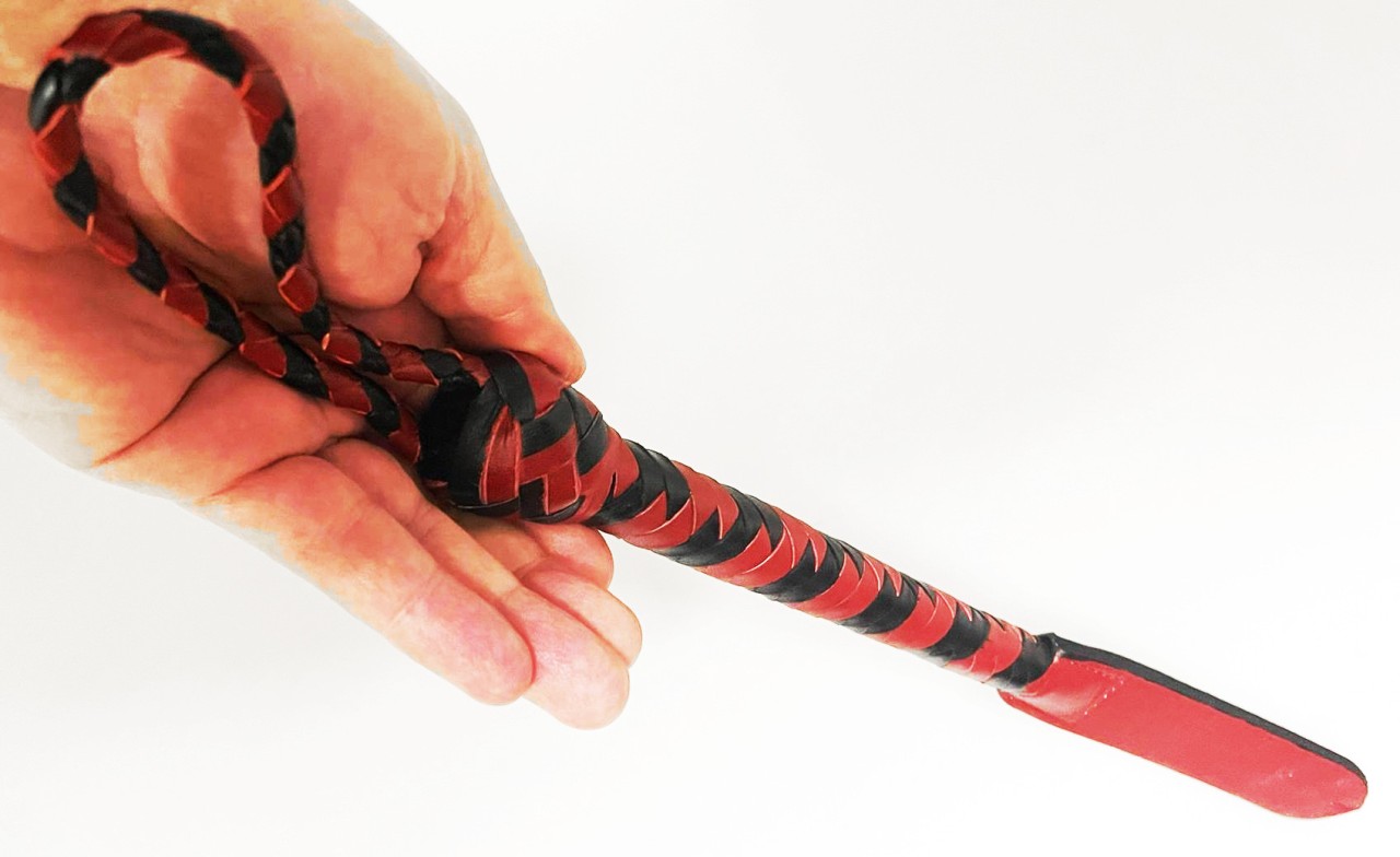 Kurzer Kantschu - Hochwertige Lederpeitsche mit Klatsche